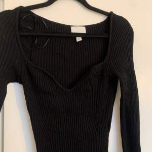 Superfin långklänning! Strl XS från HM💕 Nyskick knappt använd!  Pris går att diskutera vid SNABB affär!🥰