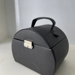 Smyckeskrin  - Använt smyckeskrin 