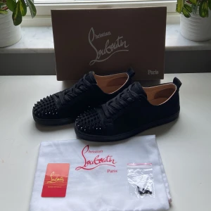 Christian Louboutin - Dessa är ej för försäljning jag vill bara se ifall det är intresse för dem. Ifall man kommer med ett bra pris kan det kanske diskuteras👍