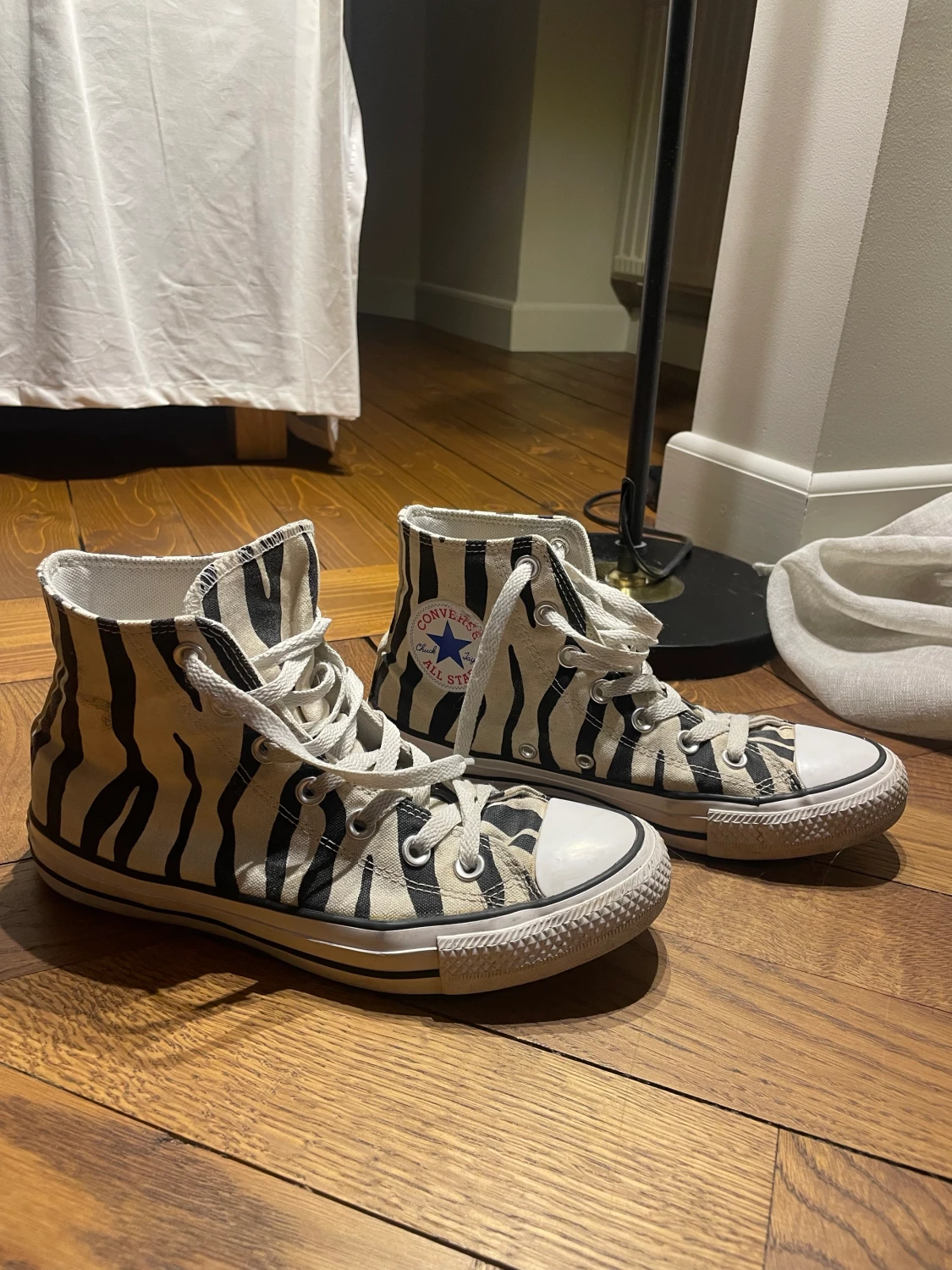 Zebra Converse - 90