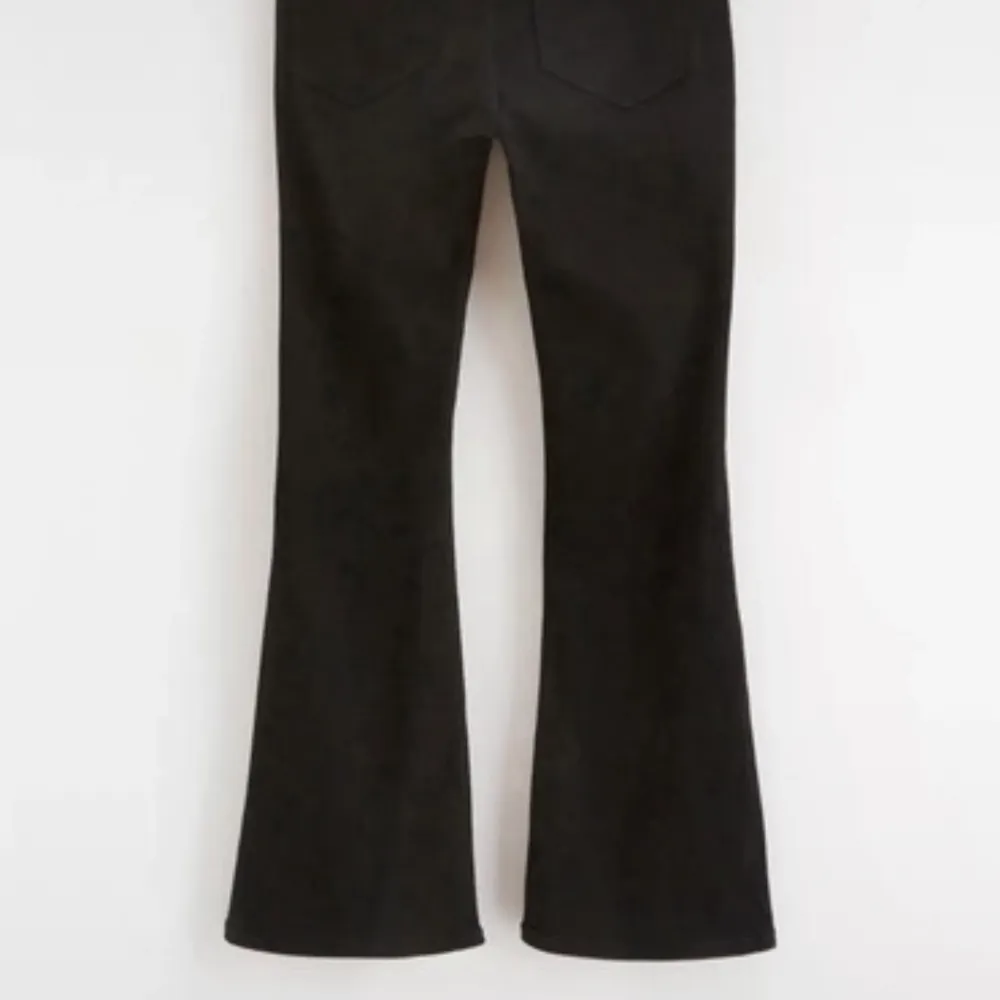 Svarta bootcut jeans från lindex. Jeans & Byxor.