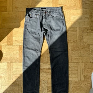Riley Jenas - | Riley | Gråa Jeans | 30/32 | Nypris: 549 kr |