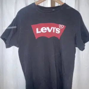 Levis T-shirt välanvänd 