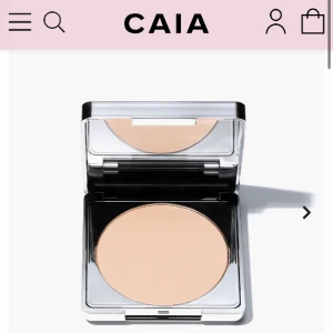 Caia  - Säljer denna helt oanvända och oöppnade caia palett ”soft focus”. Anledningen till att jag säljer den är för att jag fick en för mycket. Nypris är 325kr och mitt pris är 225. Tveka inte på att höra av dig vid frågor. Kram❤️