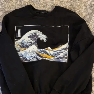 Svart sweatshirt - Jätte fin svart sweatshirt från even&odd 