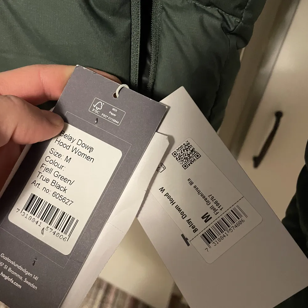 Haglöfs belay down jacket. Helt ny bara provad, lapp sitter kvar. Storleken är dam Medium men funkar bra för herr s-m också👍👍 väldigt fin och varm jacka. Nypris 4000-6000kr Kom med bud. Jackor.