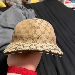 Gucci keps - Tjena säljer gg keps, box o kvittot finns, sprillans ny. Hör av er vid intresse!