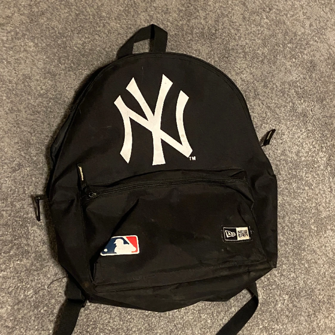 ny new era ryggsäck