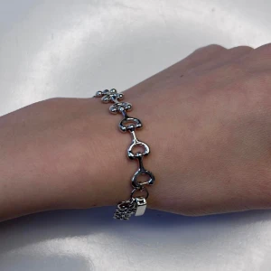 Sterling silver bracelet from Csaw Jewelry. like new, comes with the original box and velvet bag. - 18k white gold plated 925 Length: 17cm to 20.5cm
