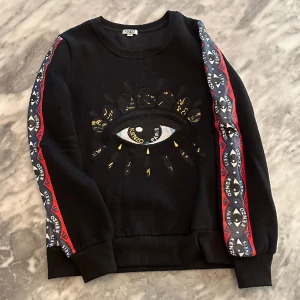 Kenzo - tröja  - Kenzo - tröja  100% Bomull Stl M ( liten i stl - skulle säga mer som stl S ) Nypris : 1999kr