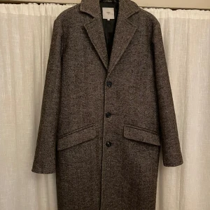 Brun Kappa - Brun kappa/rock i fint skick storlek M.  Originalpris: 2950kr 