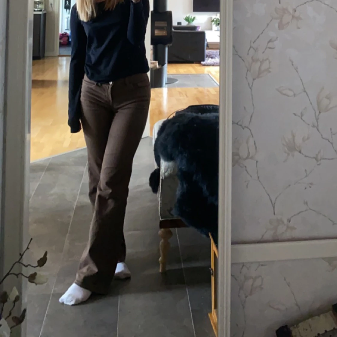 Lågmidjade bruna byxor