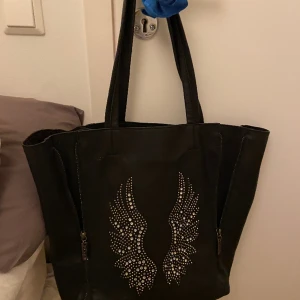 Eternal väska - Säljer nu min fina eternal väska, pris kan diskuteras!💘