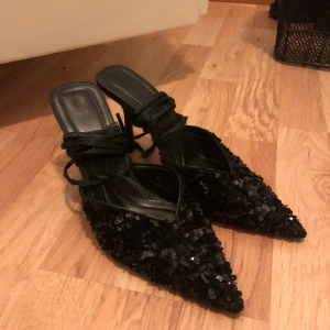 Klackskor - Klackar med snörning, storlek 39