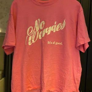 Gullig tröja hm!!🩷 - Köpte för en liten extra färg klick men kom aldrig till användning🩷