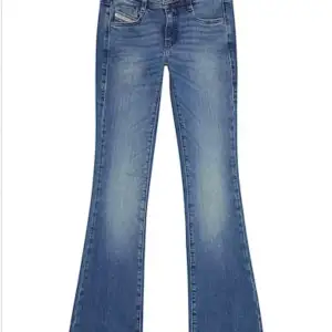 Snygga jeans från diesel i superbra skick. Nypris ca 1200 kr. Storlek 27, skriv för mer info💕L:30