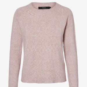 Stickad tröja  - En sickad tröja från Vero Moda i storlek S i ganska bra sick