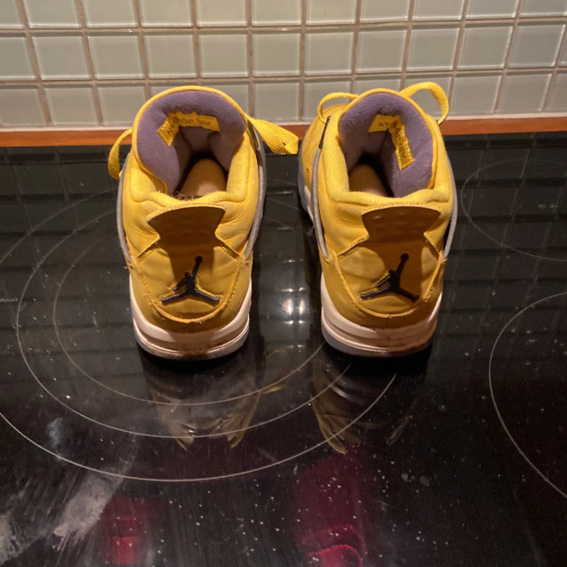 JORDAN 4 "LIGHTNING" - 90