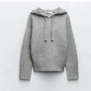 Säljer min jättefina zara Hoodie då den inte kommer till användning längre💗