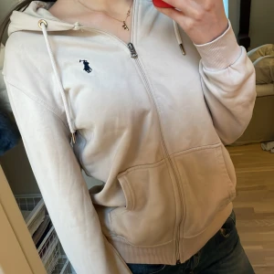 Ralph lauren zip up - Super fin. Står L i plagget men det är en XS-S