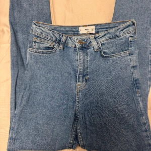 Mango curve denim strl 36 (Nya) - Mango curve denim strl 36 (Nya)