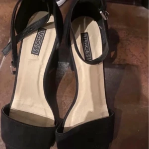 Klackskor  - Använda 1 gång storlek 38