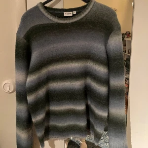 Kappahl stickad  - Stickad tröja från Kappahl, inga skador och sitter snyggt. 