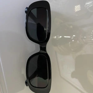 Skitsnygga solglasögon  - Säljer då jag har flera par!!