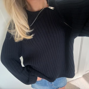 Stickad tröja Zara - Superfin stickad tröja från Zara😍 sparsamt använd 