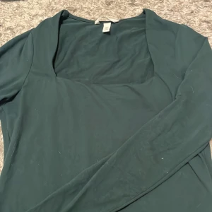 Grön tröja - Fin långärmad tröja från h&m, bra skick.