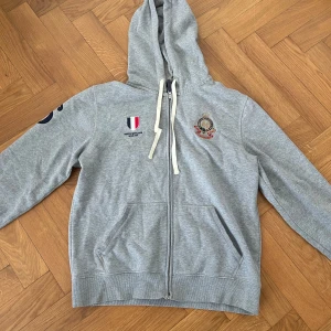 Morris hoodie - Skön Morris hoodie i bra skick