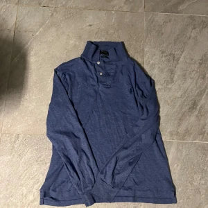 Ralph Lauren Pike - Säljer min Ralph Lauren långärmad pike då den inte andväns något mera. Kom DM för flera bilder!