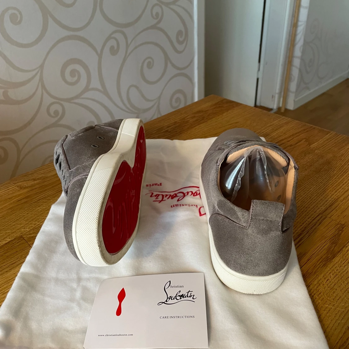 Gråa Louboutin - 90