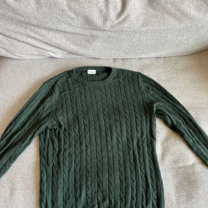 Pullover John Henric - Bra skick, använd en gång. Något nopprig