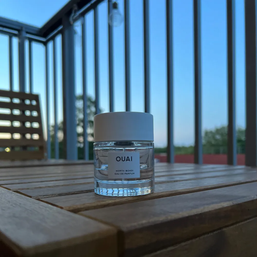 Då jag tröttnat på lukten säljer jag den vidare så den kommer till användning. Det är ~15ml kvar av 50ml. Perfekt för någon som alltid velat testa utan att köpa full size. Nypris: 660kr. Parfym.