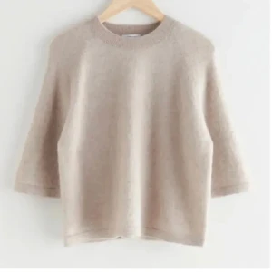 Populär stickad tshirt - Så snygg stickad tahirt från ans other stories! Väldigt populär 💗