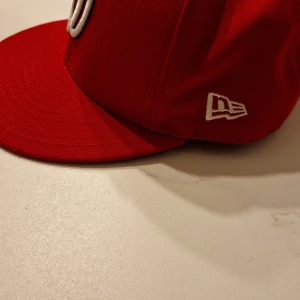 59fifty keps, röd, Washington Nationals - Mycket bra skick och inga tecken på använding, storlek 7⅛/56.8
