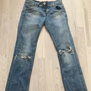 Miss sixty bootcut lågmidjade jeans - Stl 24 skulle säga xs  Passar precis i längden för mig som är 172cm 