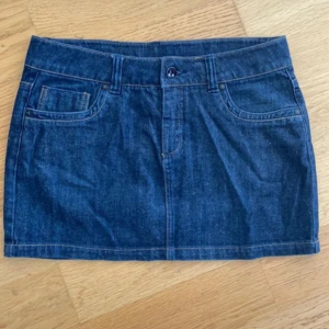 Mini kjol - Mini kjol i storlek s/36 