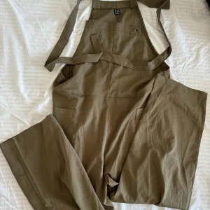 Hängselbyxa - Luftig, skön, använd