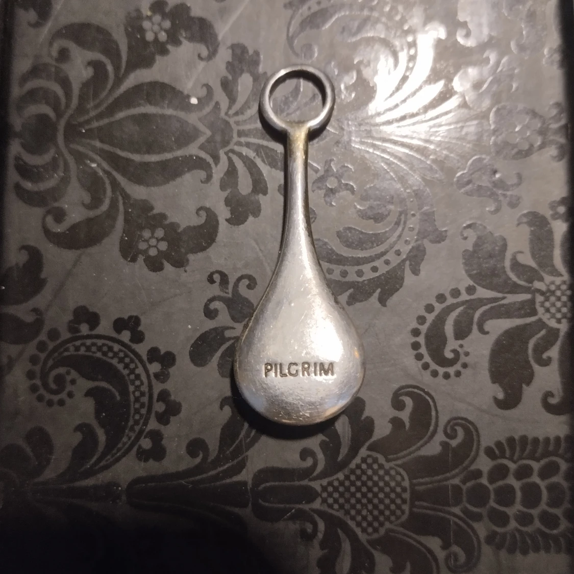 Hänge av märket Pilgrim - 90