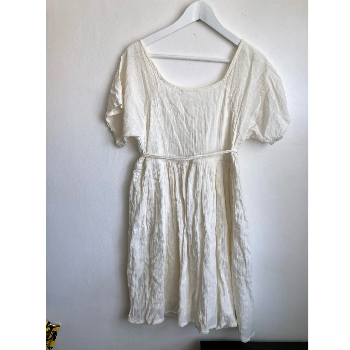 Vit kortärmad miniklänning, 34/36 XS/S, vintage, retro, bohemisk, boho, student - 90