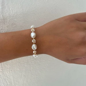 Pärlarmband  - 49kr🤍