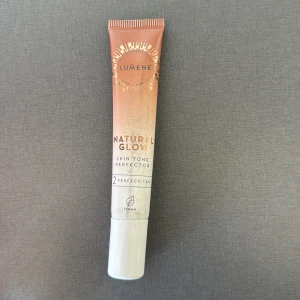 Smink  - Lumene natural glow. Endast testat! 