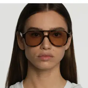 Säljer dessa populära solglasögona ifrån corlin eyewear. Gelo cinnamon 🤎 Aldrig använda! Pris kan diskuteras vid snabb affär🫶🏼