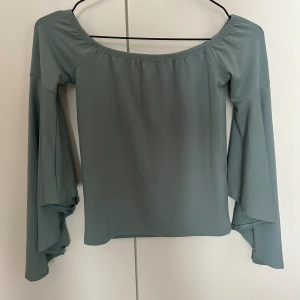 Topp Gina tricot - Axellös topp ifrån Gina tricot