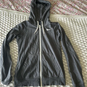 Nike ziphoodie  - Ziphoodie från Nike i storlek XS