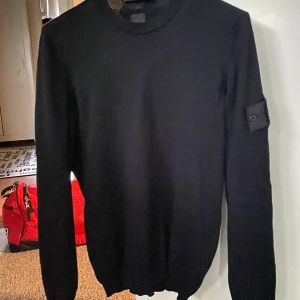 Stone island tröja - Skick 9/10 Använd fåtal gånger  Kvitto finns