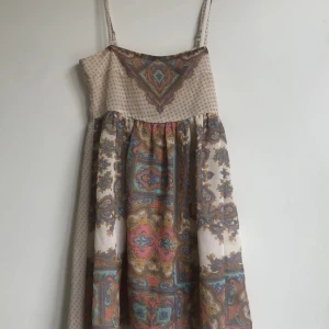 En fin klänning  - Mycket fint skick 