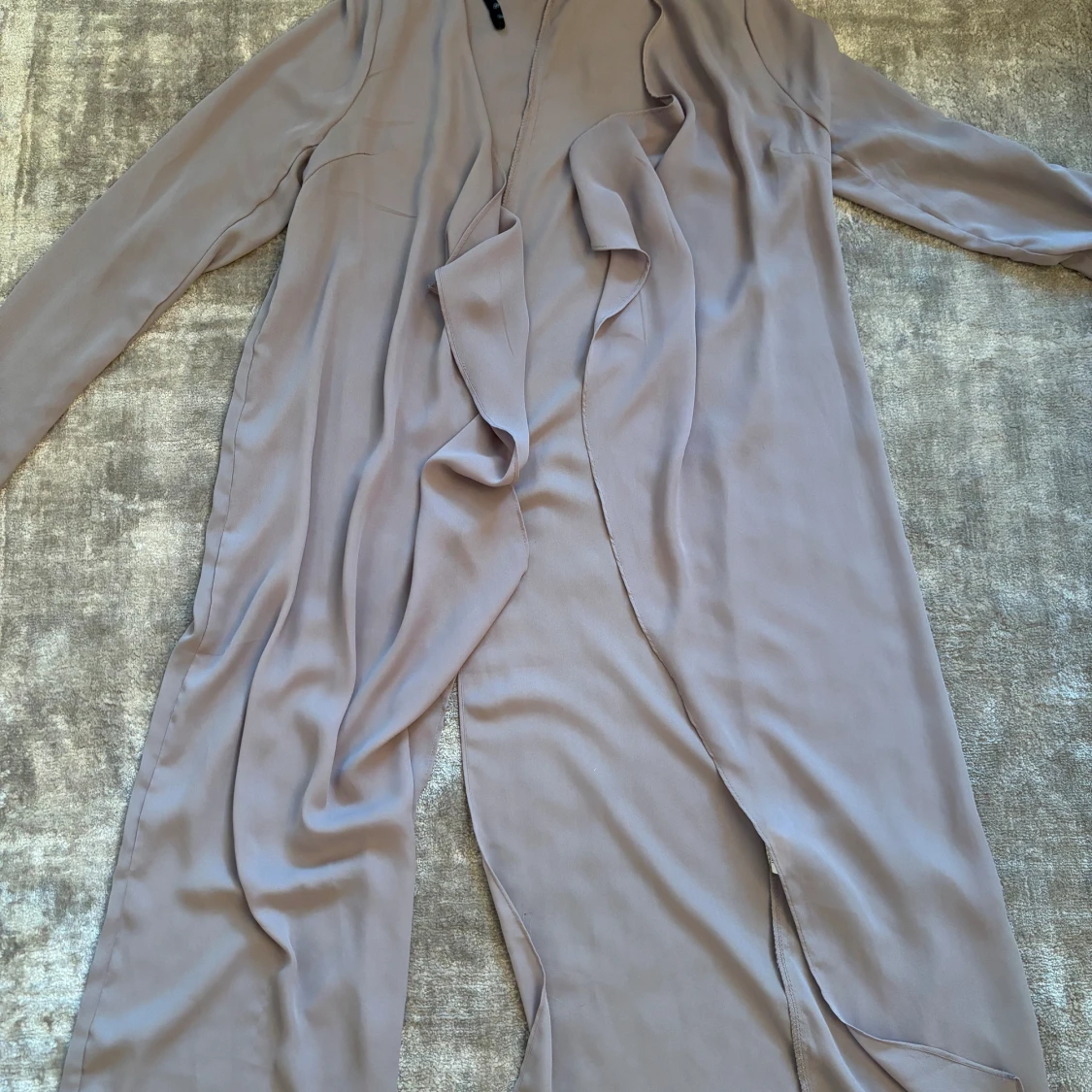 Missguided grå tunn kofta  - 90